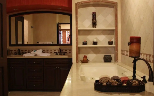 Sonoran Sky 3BR 909 w Jacuzzi by Casago