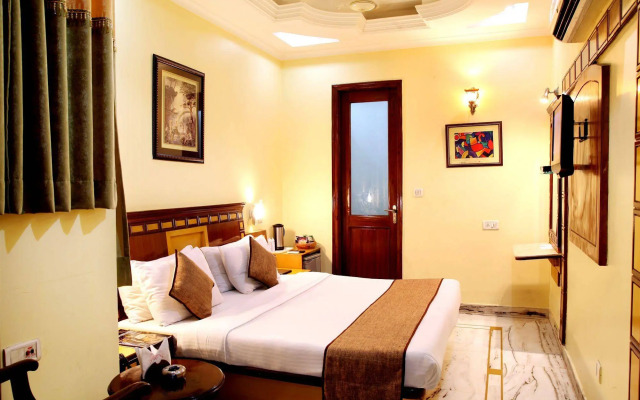 Hotel TJS Royale