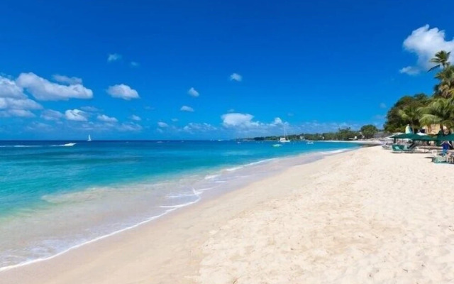 Poolside Apartment 5 Mins From Beach - Lantana 15 By Bsl Rentals