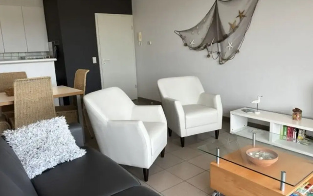 Cosy Apartment With Terrace Near Beach