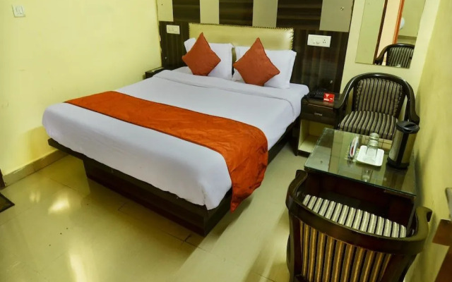 OYO 8073 Grand Residency