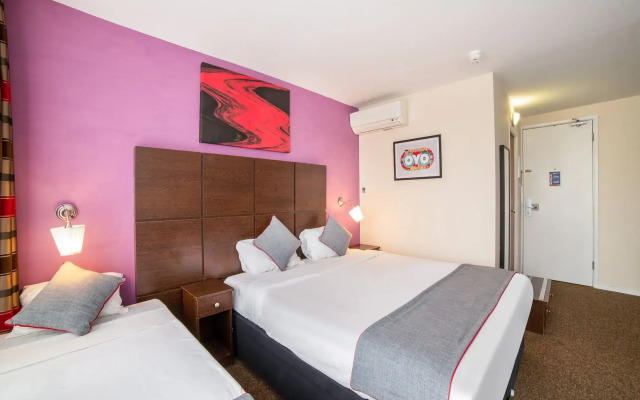 OYO The Chiltern Hotel