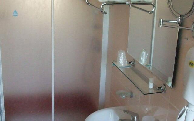 Hotel Clarin 14 by Dori