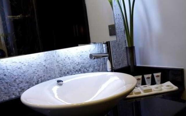 Ista Suites Seef