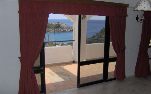 Ladiko Hotel And Bungalows