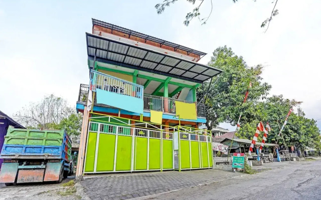 OYO 91572 Kost Esklusif Barokah
