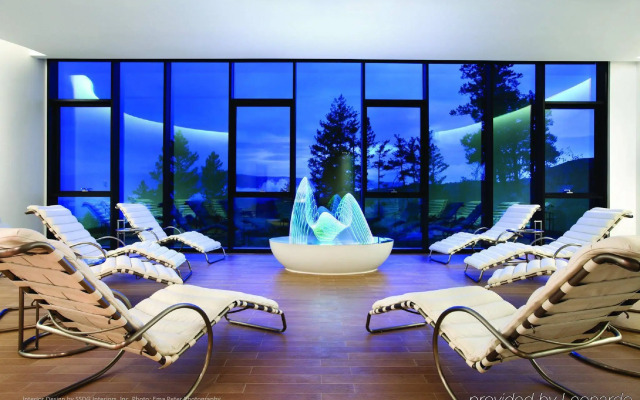 Sparkling Hill Resort