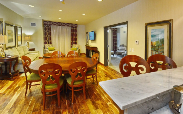 Woolley's Classic Suites Denver Airport