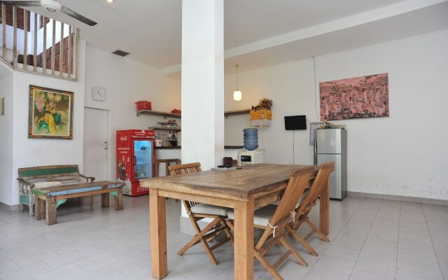 Airy Seminyak Kerobokan Tegal Cupek Gang Karna Bali