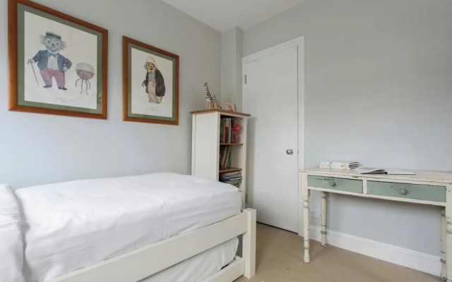 Winchendon Road by Onefinestay