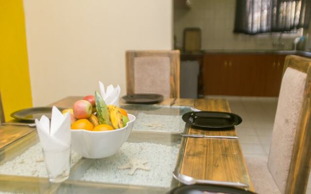 Lux Airport Inn