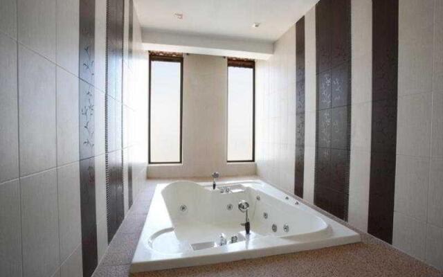 Curzon Suites
