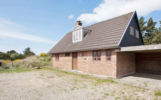 6 Person Holiday Home in Blavand