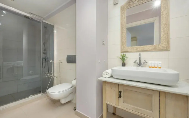 Central Warsaw Apartment by Renters