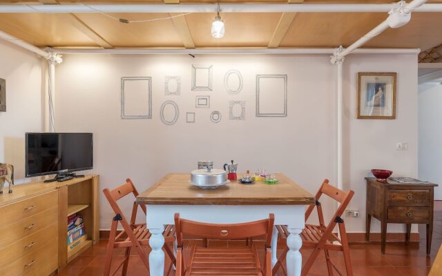 The Quietest Corner of Trastevere, AC & Elevator