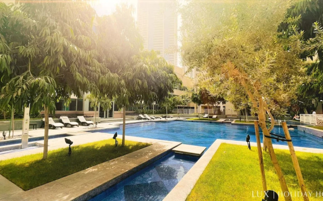 LUX The Downtown Blvd Suite