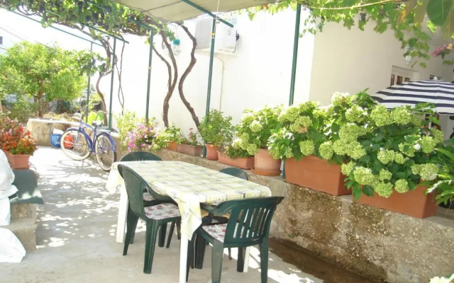 Holiday home Smi - 30 m from sea