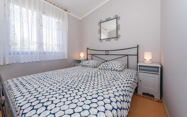 Stunning Apartment in Grebastica With 2 Bedrooms and Wifi