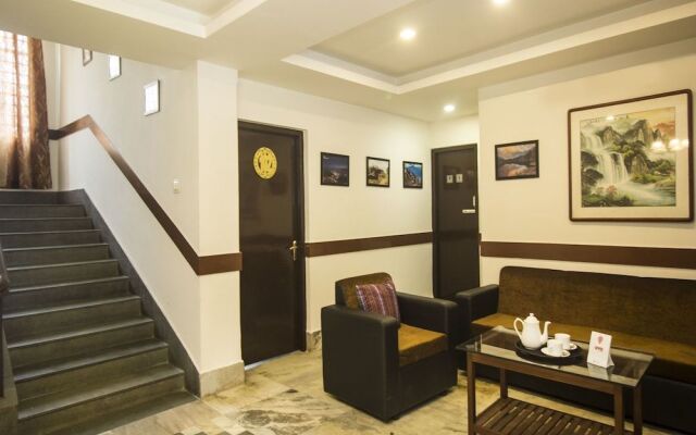 OYO 14894 Hotel Denzong Delight