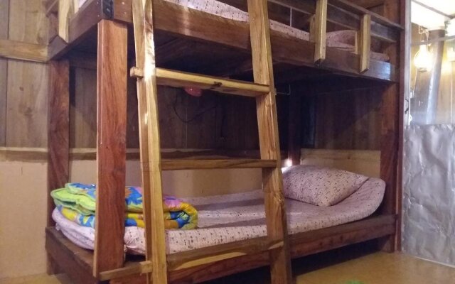 Inthanon Hostel - Adults Only