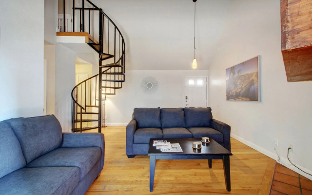 4 Bedroom Penthouse Suite by AustinStays