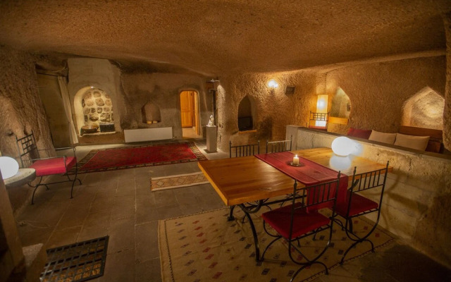 Asmali Cave House