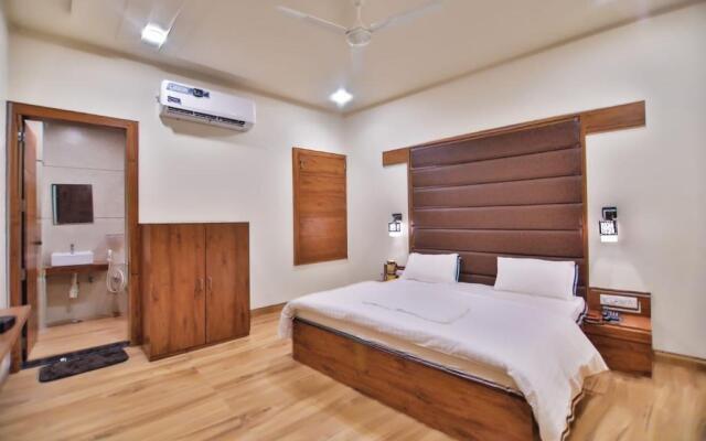 Hotel Heera Emerald