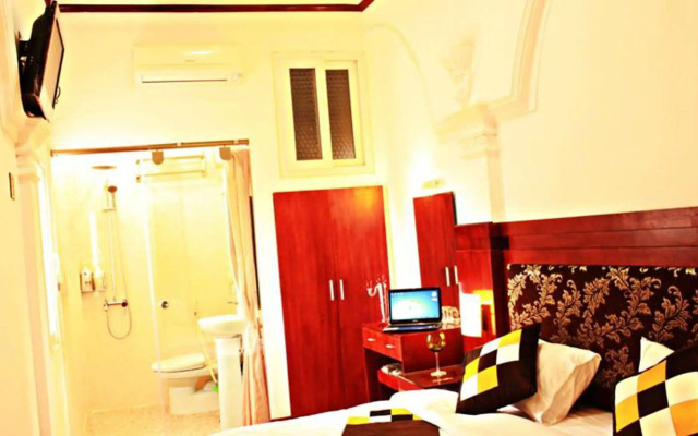 La Dora Hanoi Hotel & Travel