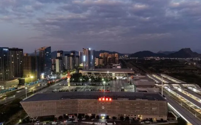 Yichun Yiju Hotel (Yichun High-speed Railway Station)