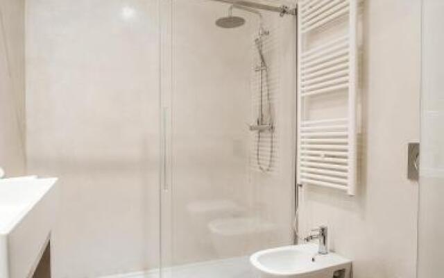 Arena Easy Suites Guesthouse