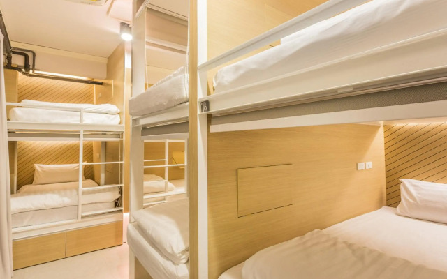 Snoozz Hotel - Hostel