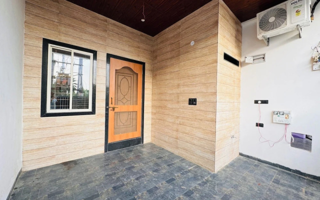 HE Azure 3BHK Bunglow Nr Apollo DB City