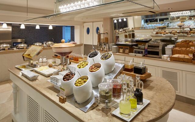 Doubletree By Hilton Hotel Izmir - Alsancak