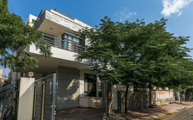 Bungalow by the station by Vista Rooms