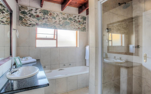 Sunninghill Guest Lodge
