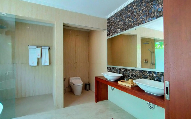 The Grand Villandra Resort