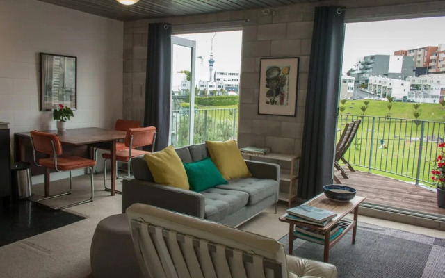 Sunny 3 Bedroom Townhouse Central With Park Views