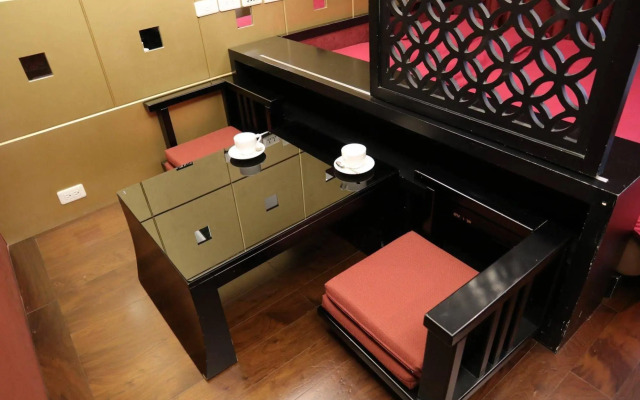 Q Square Apartment D