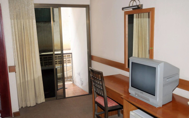 Ayutthaya Thanee Hotel