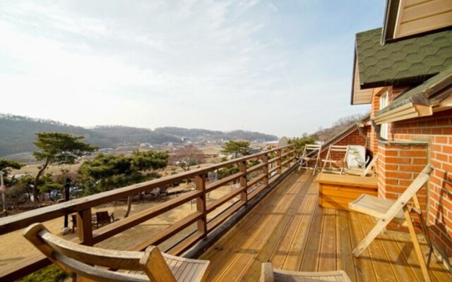 Ganghwa Wild Flower Pension