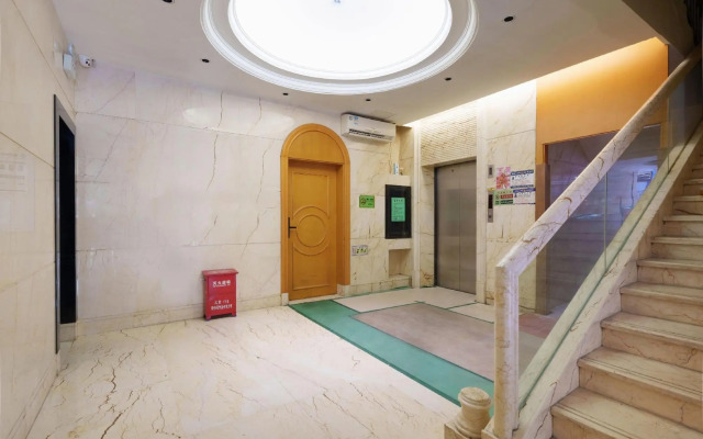Gangtian Fashion Apartment (Shenzhen North Railway Station)