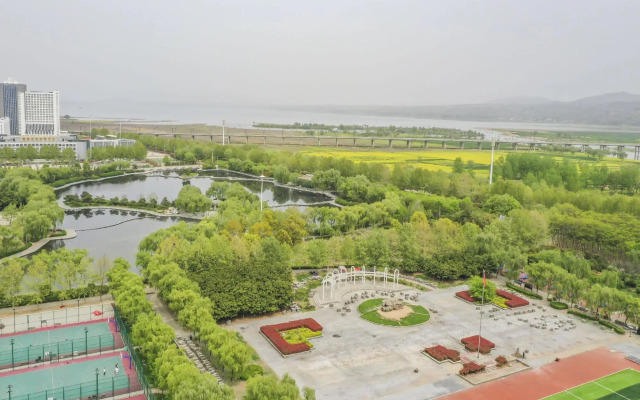 Shengshi Baiyun Hotel