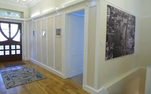 Spacious and Quiet Flat in the Heart of Finnieston