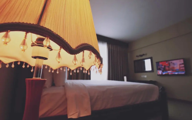 The Regency Waterfront Hotel