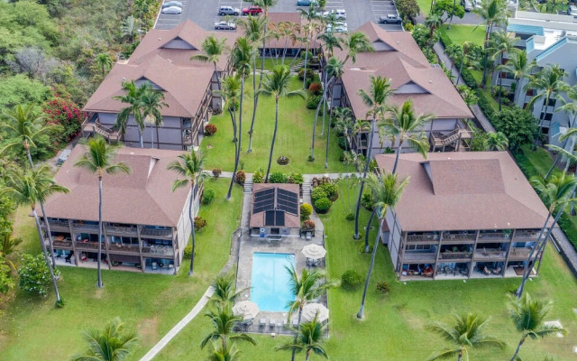 Kona Isle Oceanfront Condo w/ A/c!