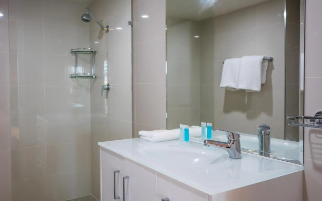 Broadbeach Savannah Hotel & Resort