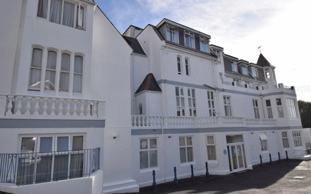Riviera Hotel