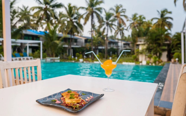 Foxoso La Beach Resort & Spa