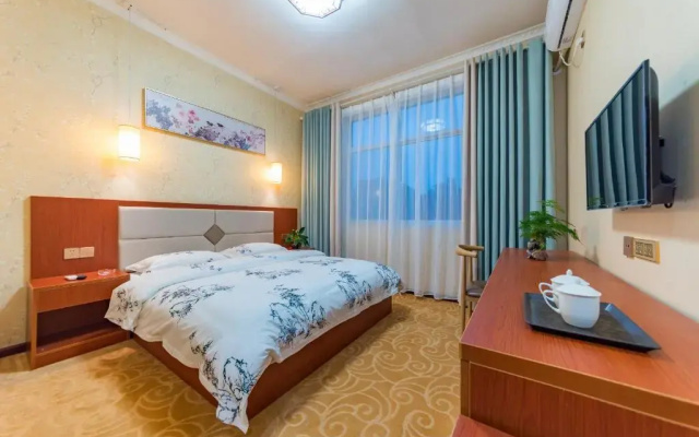 Puhua Hotel