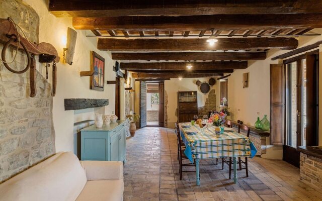 Gorgeous Apartment With Pool Near Sibillini Mountains